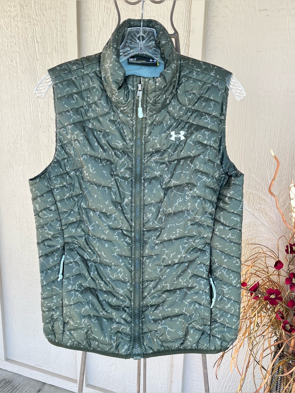 Under Armour Vest Women’s ColdGear Reactor Puffer Green Camo Full Zip SM
